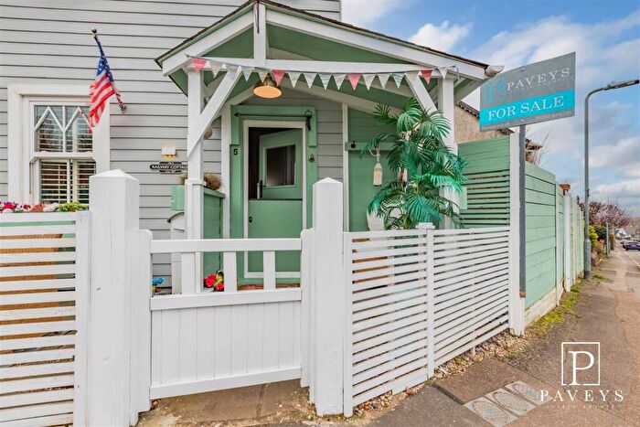 2 Bedroom Cottage For Sale In Church Road, Walton On The Naze, CO14