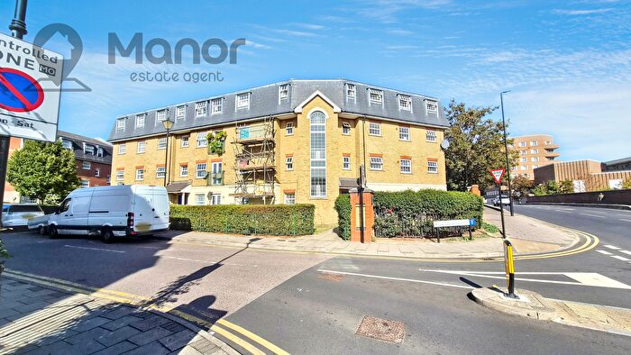 2 Bedroom Flat For Sale In Queensberry Place, Manor Park, E12