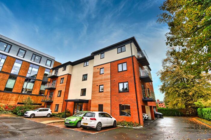 1 Bedroom Apartment To Rent In Linnell Court, Nash Gardens, RH1
