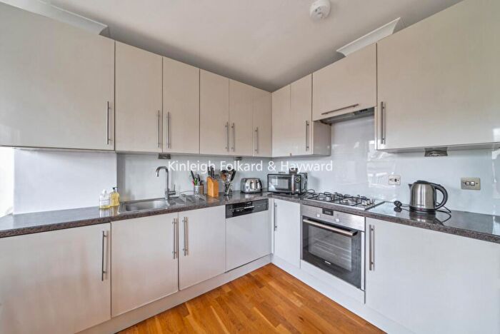 2 Bedroom Flat To Rent In Fairbridge Road, Archway, London, N19