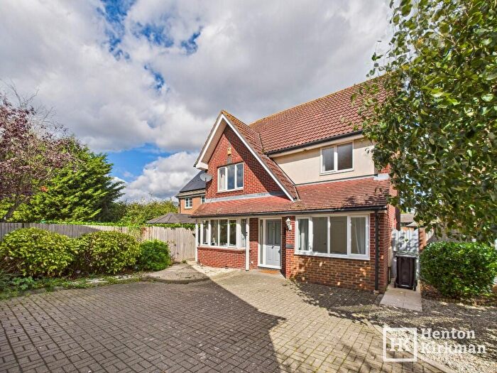 4 Bedroom Detached House For Sale In Tye Common Road, Billericay, Essex, CM12