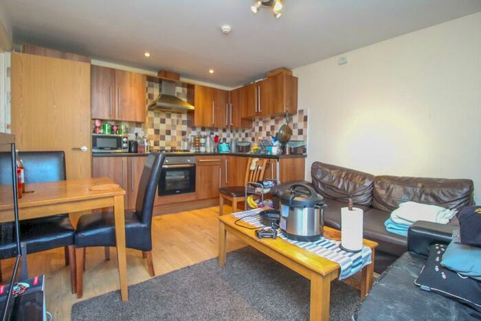 4 Bedroom Flat To Rent In Woodville Road, Cathays, Cardiff, CF24