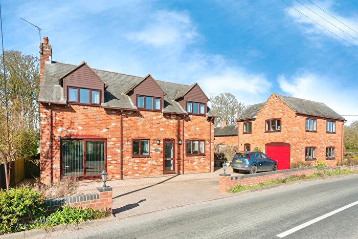 4 Bedroom Detached House For Sale In Swanbourne Road, Winslow, Buckingham, MK18