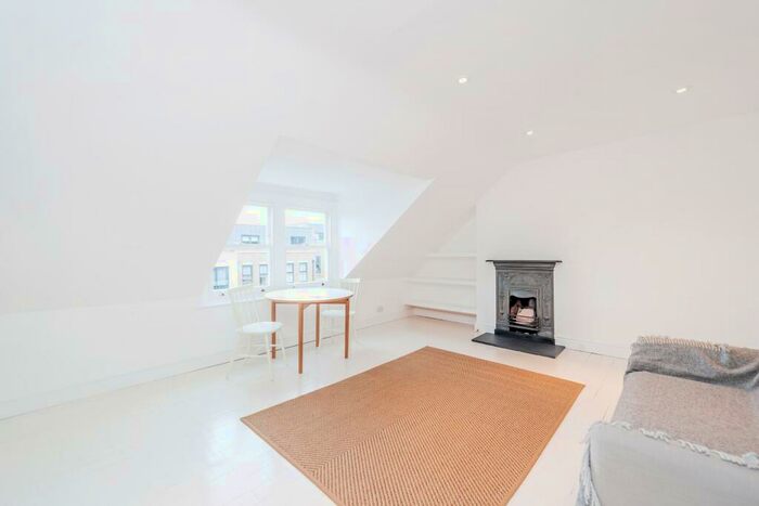 1 Bedroom Apartment To Rent In Lucerne Road, Highbury, London, N5