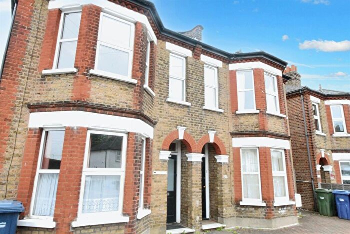 1 Bedroom Flat To Rent In Upper Flat East Barnet Road, EN4