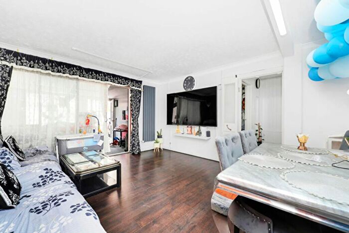 3 Bedroom Terraced House For Sale In Cleves Road, London, E6