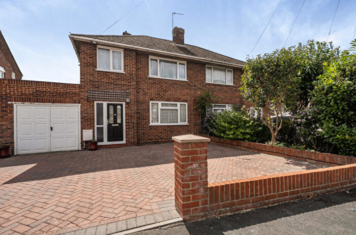 3 Bedroom Semi Detached House For Sale In Burns Way, Upper Stratton, Swindon, SN2