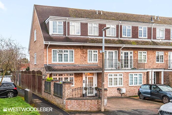 5 Bedroom Town House For Sale In Taylors Avenue, Hoddesdon, EN11