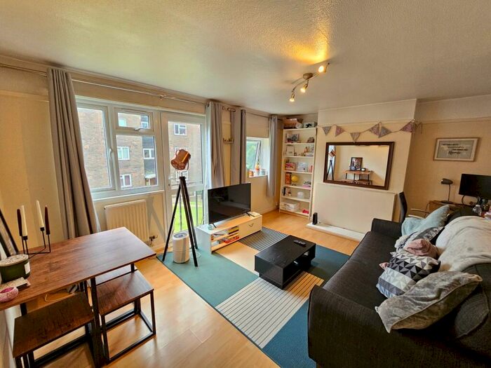 2 Bedroom Flat To Rent In Mansfield Heights, Great North Road, East Finchley, N2