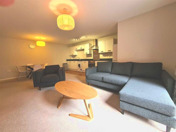 2 Bedroom Flat To Rent In Brindley House, Elmira Way, Salford, M5