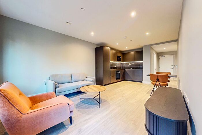 1 Bedroom Flat To Rent In Hewson Way, London, SE17