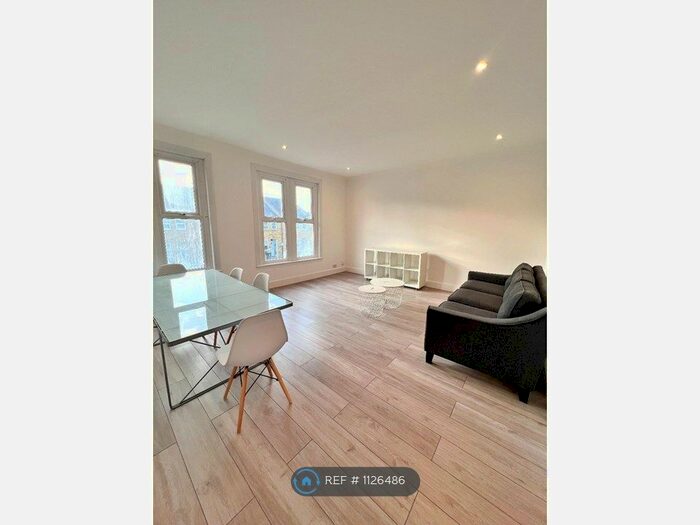 2 Bedroom Flat To Rent In Finsbury Park Avenue, London, N4