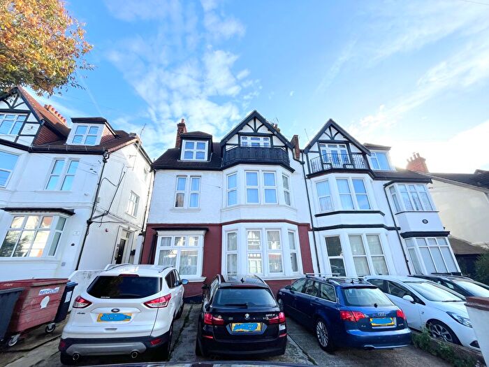 Studio To Rent In Valkyrie Road, Westcliff-On-Sea, SS0