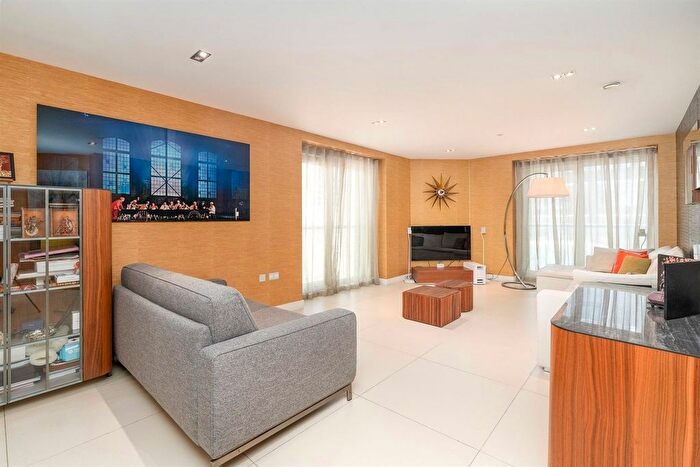 2 Bedroom Flat For Sale In City Road, London, EC1Y