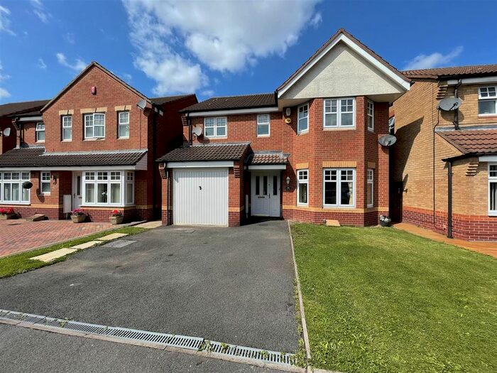 4 Bedroom Detached House To Rent In Yale Road, Willenhall, WV13