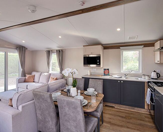 2 Bedroom Mobile/park Home For Sale In Scoutscroft, Coldingham, Eyemouth, TD14