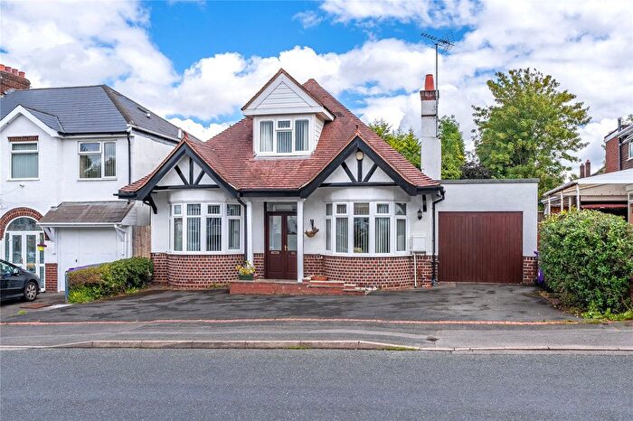 4 Bedroom Bungalow For Sale In Pennhouse Avenue, Wolverhampton, West Midlands, WV4