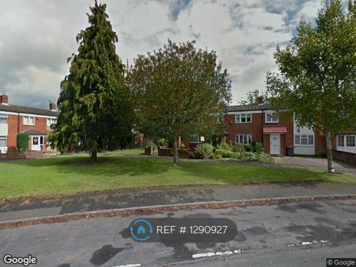 3 Bedroom End Of Terrace House To Rent In Minster Way, Slough SL3