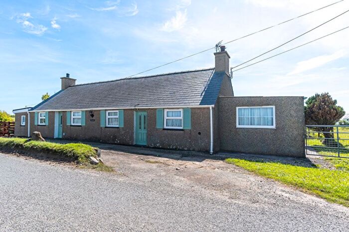 3 Bedroom Detached House For Sale In Rhoshirwaun, Pwllheli, LL53