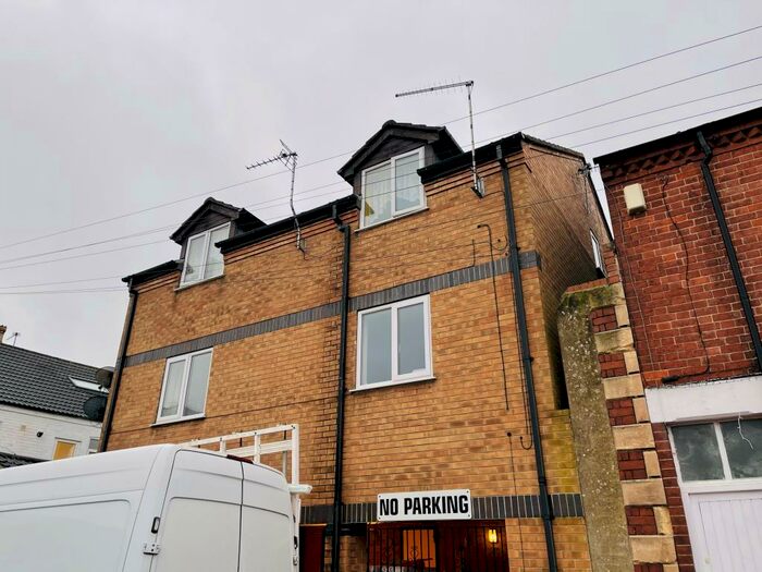 2 Bedroom Maisonette To Rent In Mosley Street, Hucknall, NG15