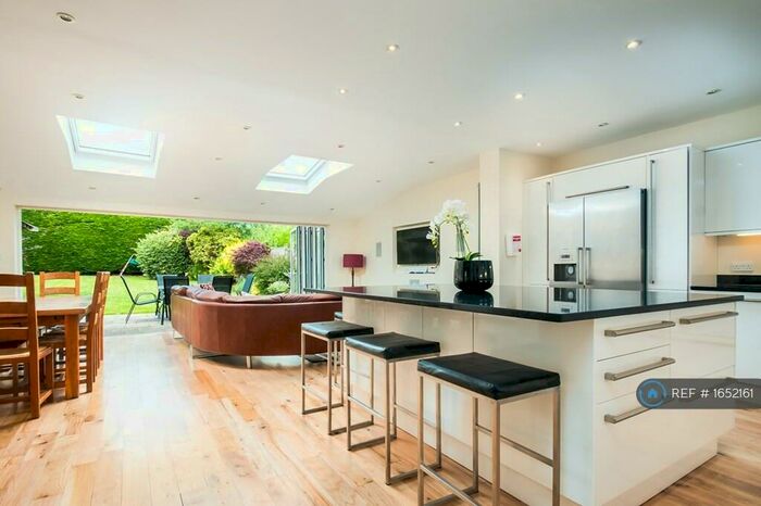 4 Bedroom Semi-Detached House To Rent In South Lea Road, Bath, BA1