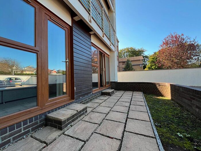 2 Bedroom Apartment To Rent In Richmond Park Road, Bournemouth, BH8