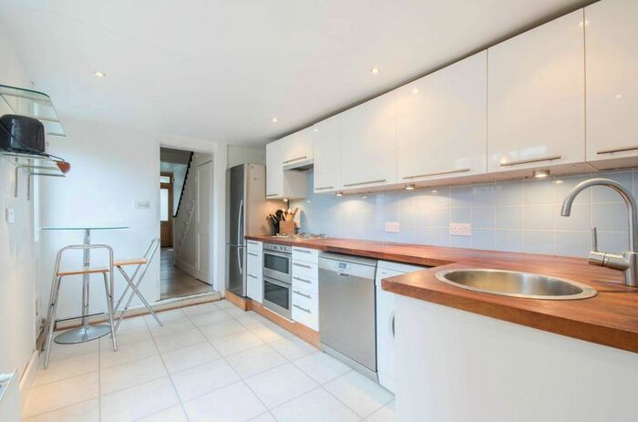 3 Bedroom Property To Rent In Lyndhurst Grove, Camberwell, London, SE15