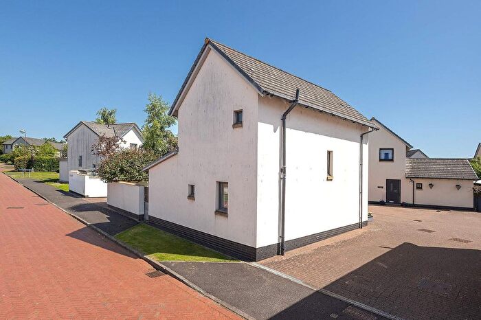 3 Bedroom Detached House For Sale In Carriden Place, Bo'ness, EH51