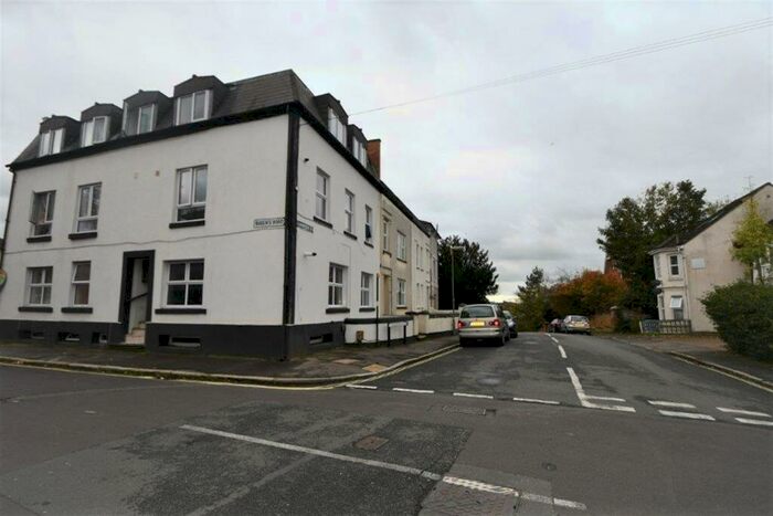 2 Bedroom Apartment To Rent In Bedroom Apartment Nd Floor In Aldershot, GU11