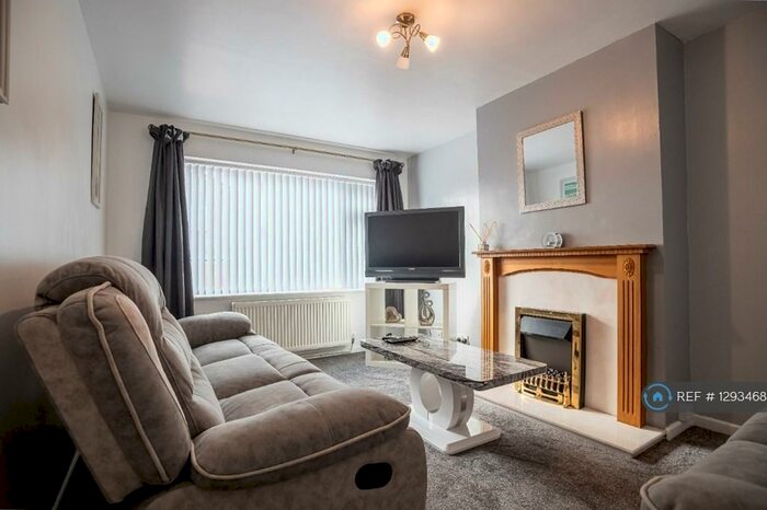 3 Bedroom Semi-Detached House To Rent In Arden Close, Meriden, Coventry, CV7