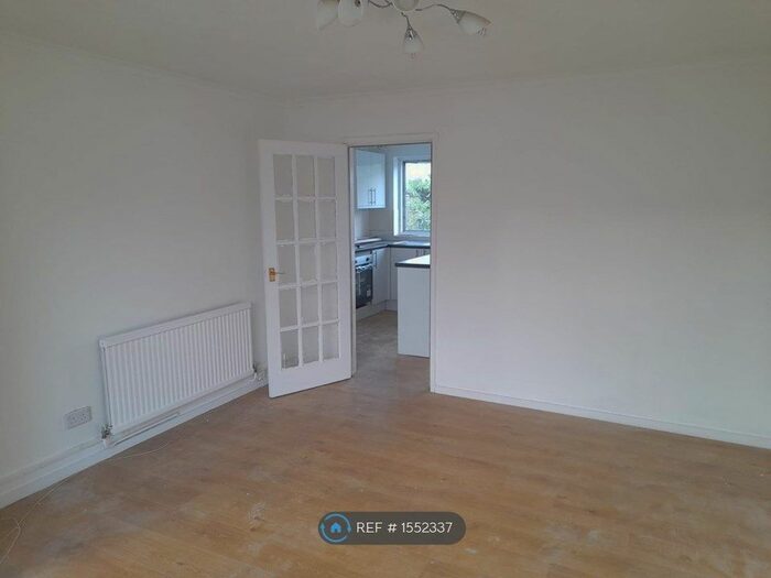 3 Bedroom Semi-Detached House To Rent In Cleveland, Bradville, Milton Keynes, MK13