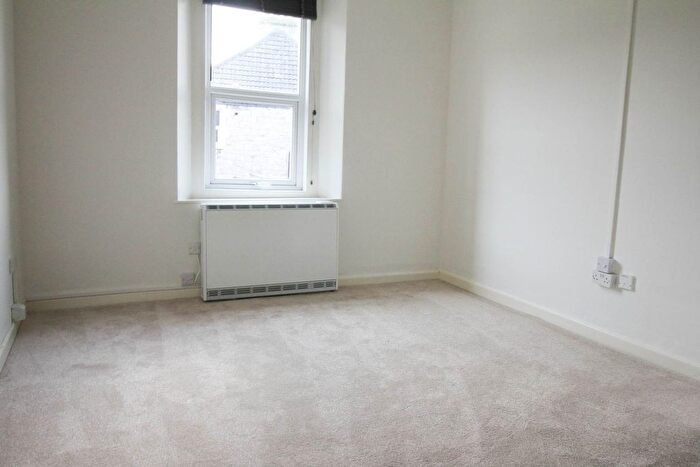 Semi Detached House To Rent In Milburn Road, Weston-Super-Mare, BS23