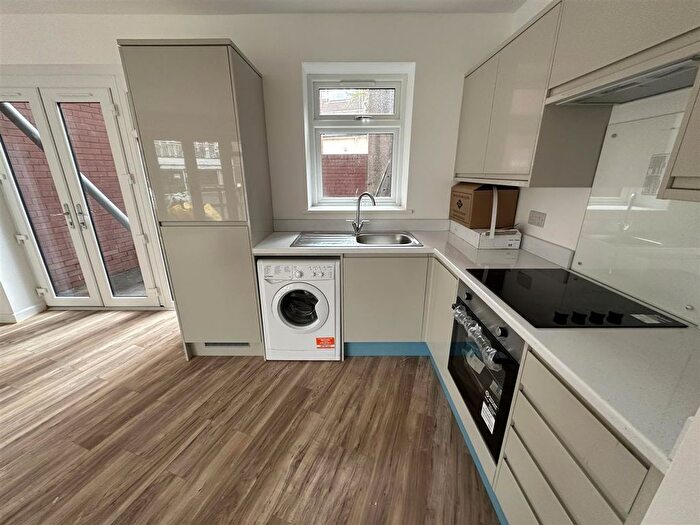 1 Bedroom Flat To Rent In Herbert Street, Hawkhurst House, BS3