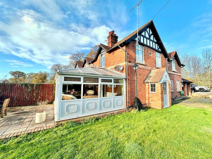 4 Bedroom Semi-Detached House For Sale In Gloucester Road, Hartpury, Gloucester, GL19