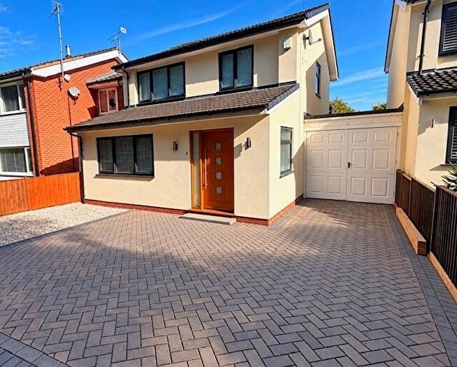 3 Bedroom Detached House To Rent In Altrincham Road, Wilmslow, Cheshire, SK9