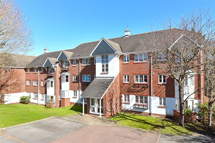 2 Bedroom Flat For Sale In Belmont Heights, Sutton, Surrey, SM2