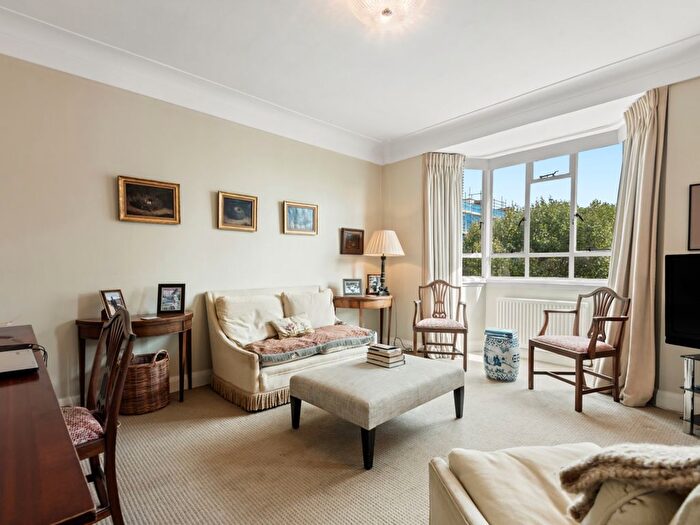 2 Bedroom Flat For Sale In Franklins Row, London, SW3