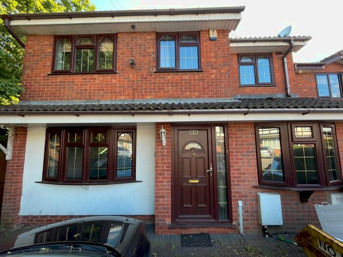 4 Bedroom Property To Rent In Babors Field, Bilston, WV14