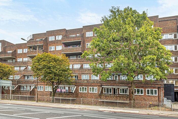 2 Bedroom Flat For Sale In Woolwich Common, Woolwich, SE18