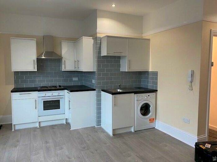 4 Bedroom Flat To Rent In Portswood Road, Portswood, Southampton, SO17