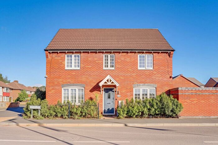 4 Bedroom Detached House For Sale In Colney Way, Nottingham, NG8