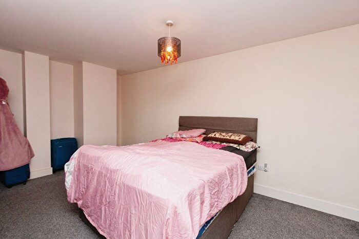 1 Bedroom Flat For Sale In Alencon Link, Basingstoke, Hampshire, RG21