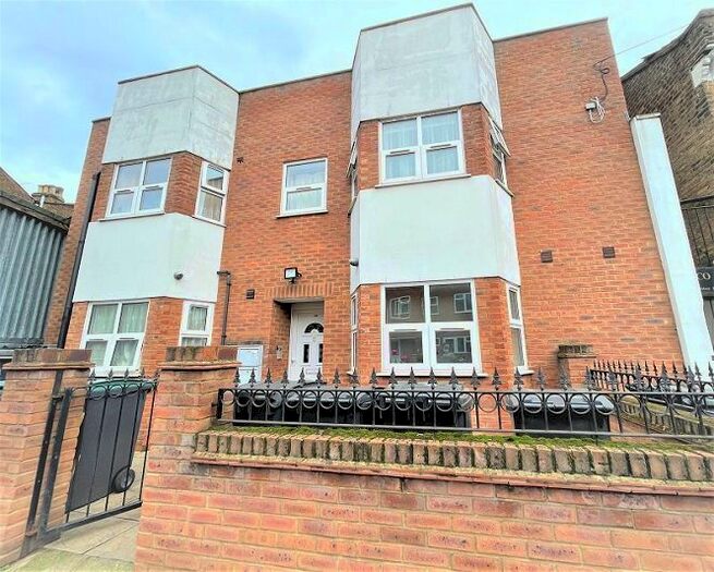 1 Bedroom Flat To Rent In Clinton Road, London, N15