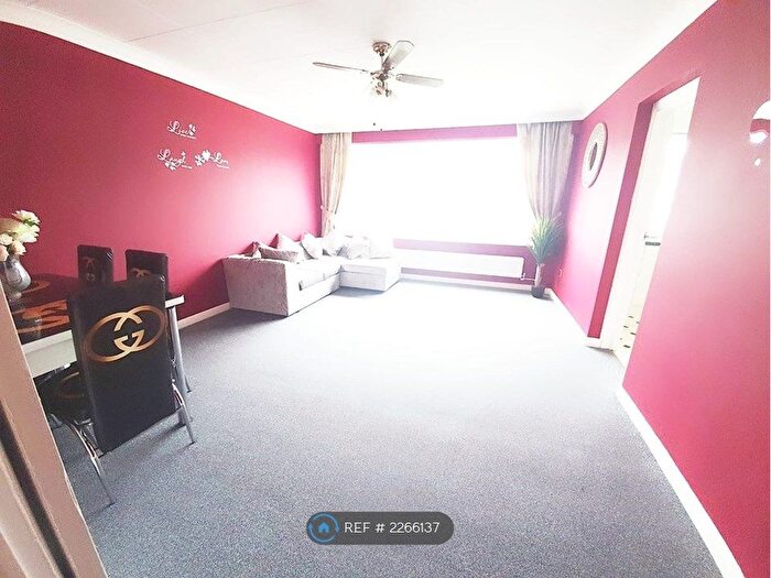 2 Bedroom Flat To Rent In Wellwood Road, Ilford, IG3