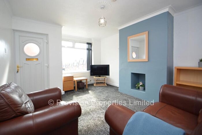 2 Bedroom Terraced House To Rent In Manor Avenue, Hyde Park, Leeds, LS6