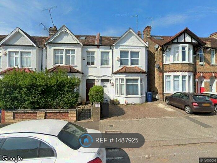 6 Bedroom Semi-Detached House To Rent In Ashurst Road, London, N12