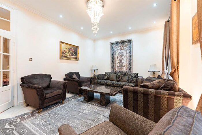 4 Bedroom Flat To Rent In Sussex Gardens, London, W2
