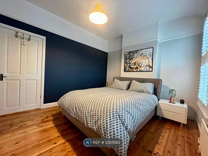2 Bedroom End Of Terrace House To Rent In Shortlands Gardens, Bromley, BR2