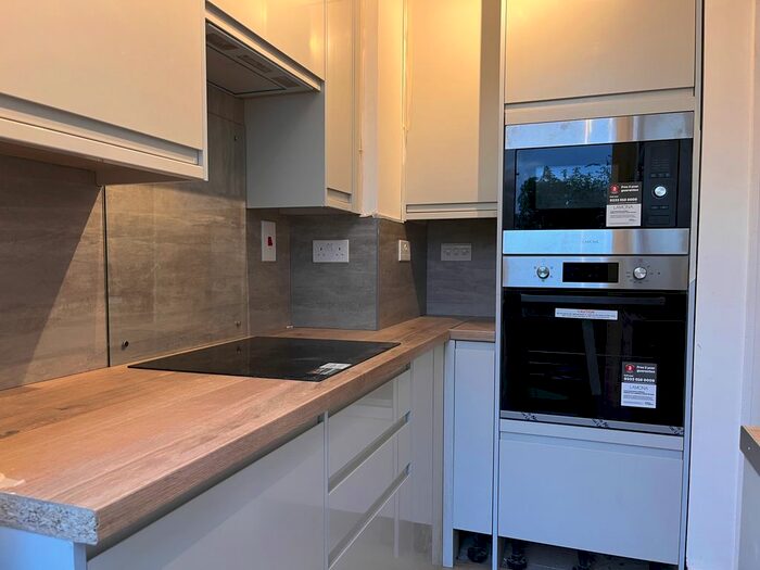 3 Bedroom Flat To Rent In Ashley Road, London, E4
