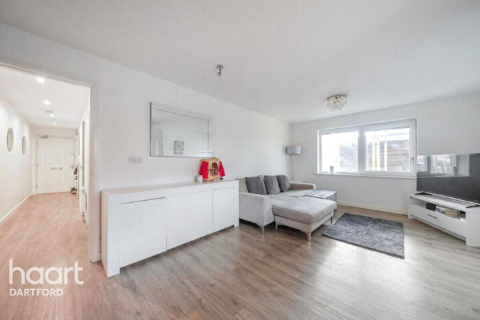 1 Bedroom Apartment To Rent In Henslow Crescent, Dartford, DA1